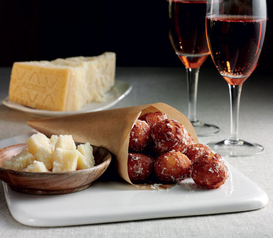Bignes al Grana Padano DOP e noce moscata